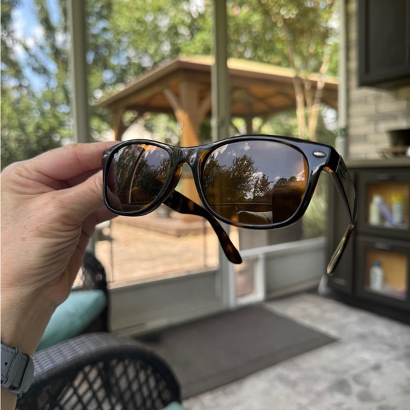 Ray-Ban Wayfarer Tortoise Shell Sunglasses - Picture 2 of 9